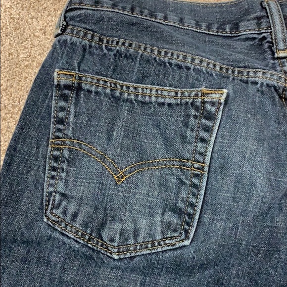 Men’s Levi Jeans - Picture 2 of 3